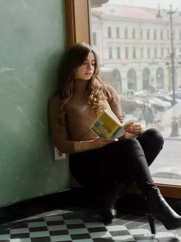 Victoria Profile image 3