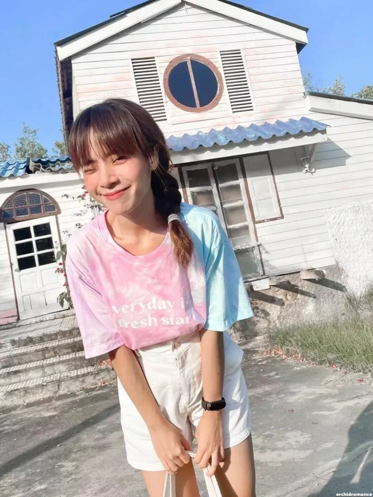 Chalee Profile image 2