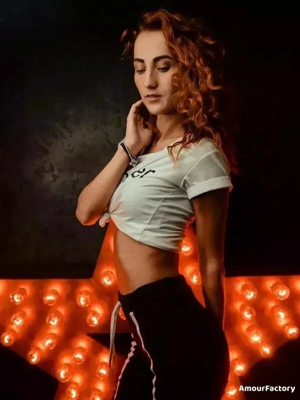 Elena Profile image 4