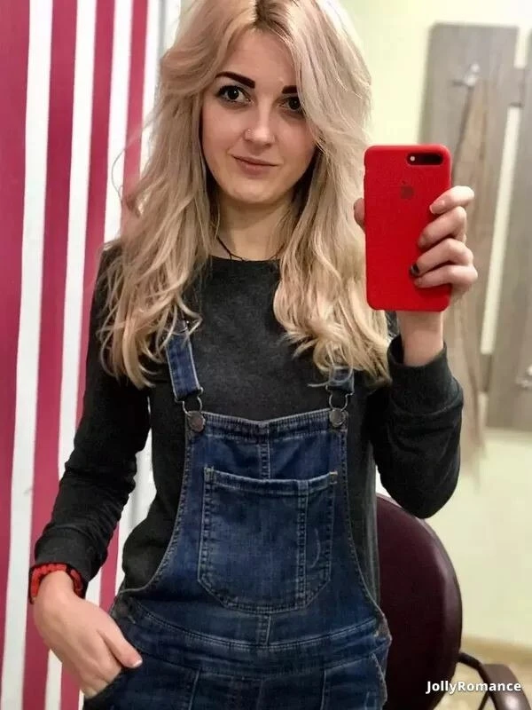 Anna Profile image 3