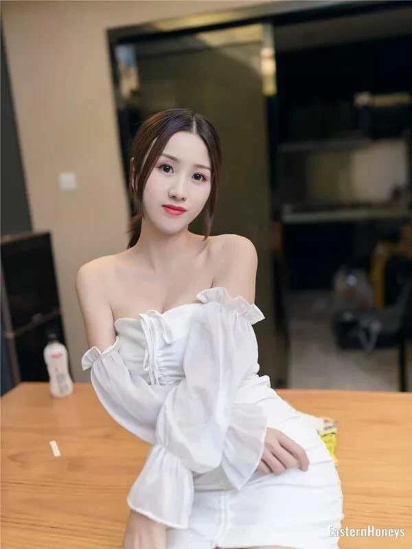 Yasaman Profile image 3