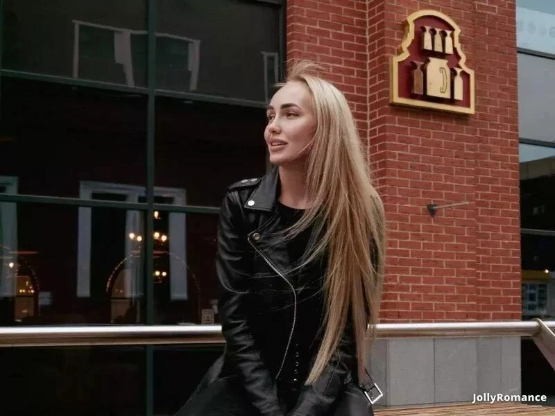 Alina Profile image 4