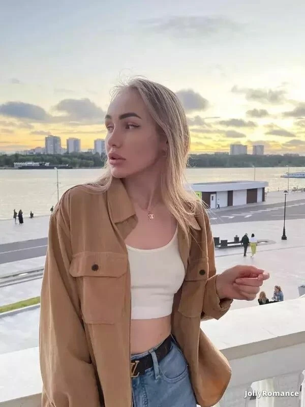 Alina Profile image 1