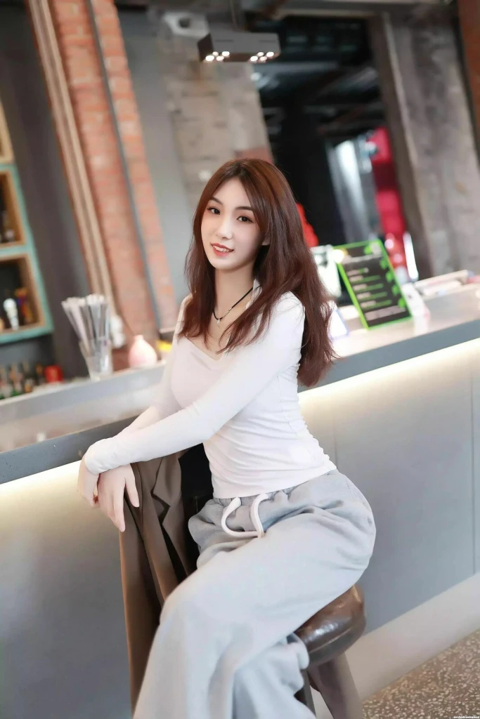 Betsy Profile image 3