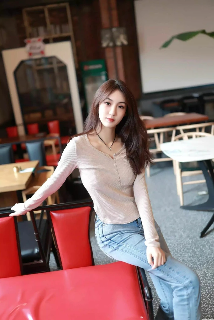 Betsy Profile image 4