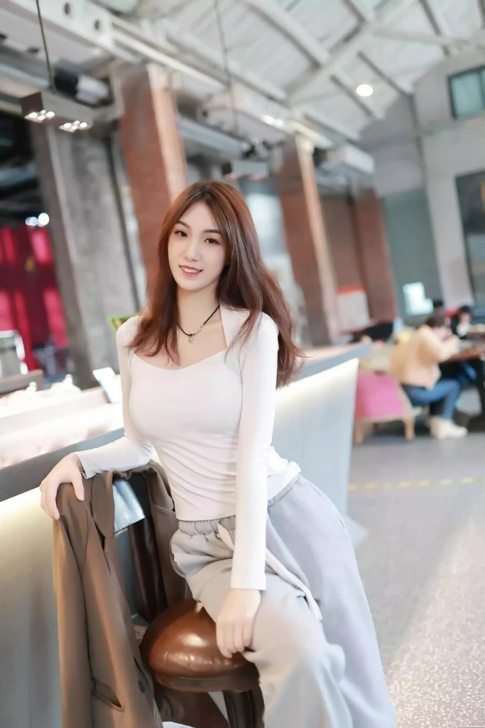 Betsy Profile image 1