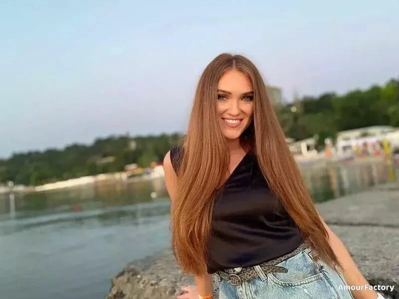 Galyna Profile image 1