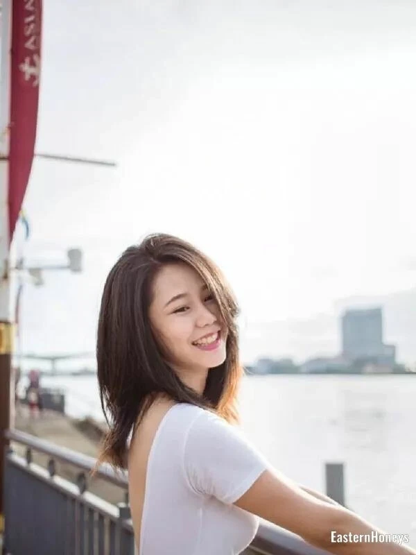 Sasithorn Profile image 1