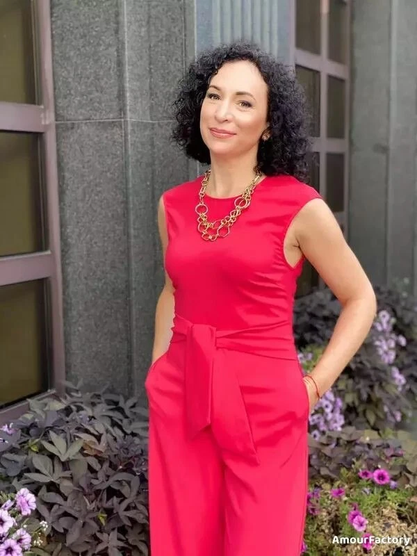 Angelina Profile image 4