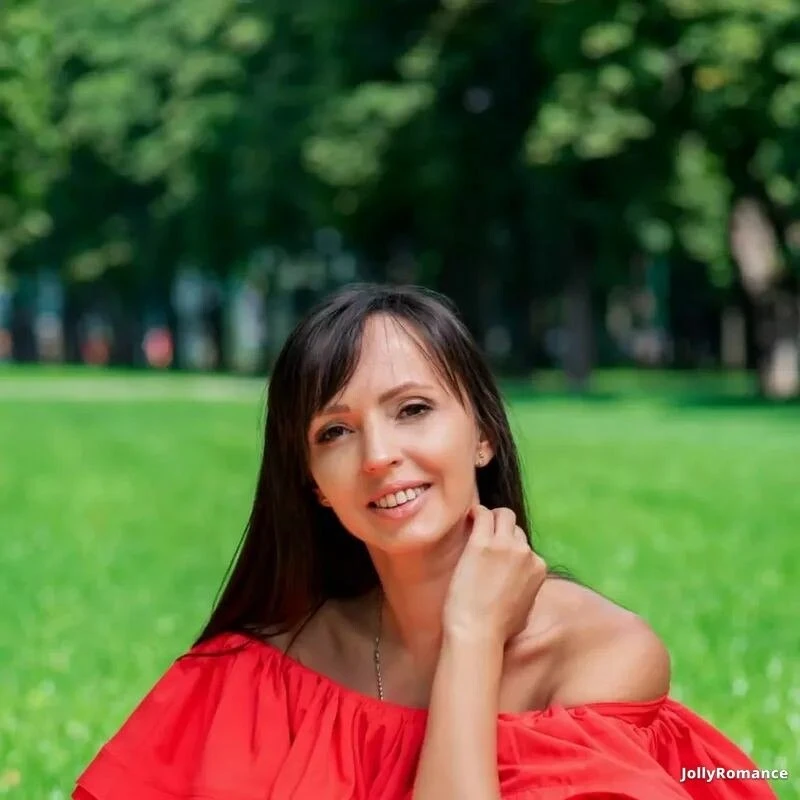 Christina Profile image 3