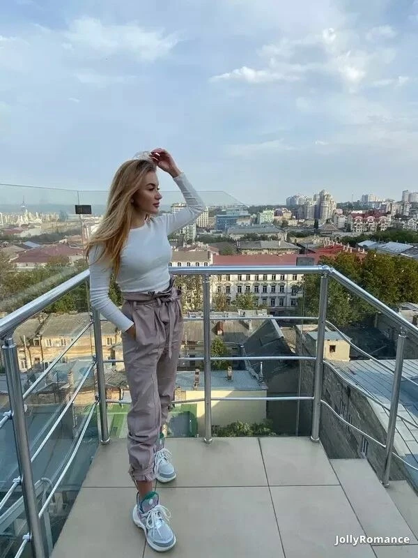 Ekaterina Profile image 1