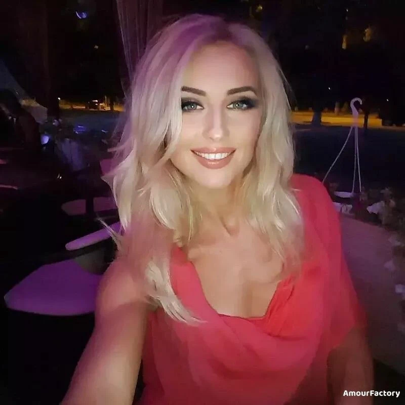 Anna Profile image 1