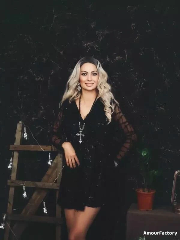 Alisa Profile image 3