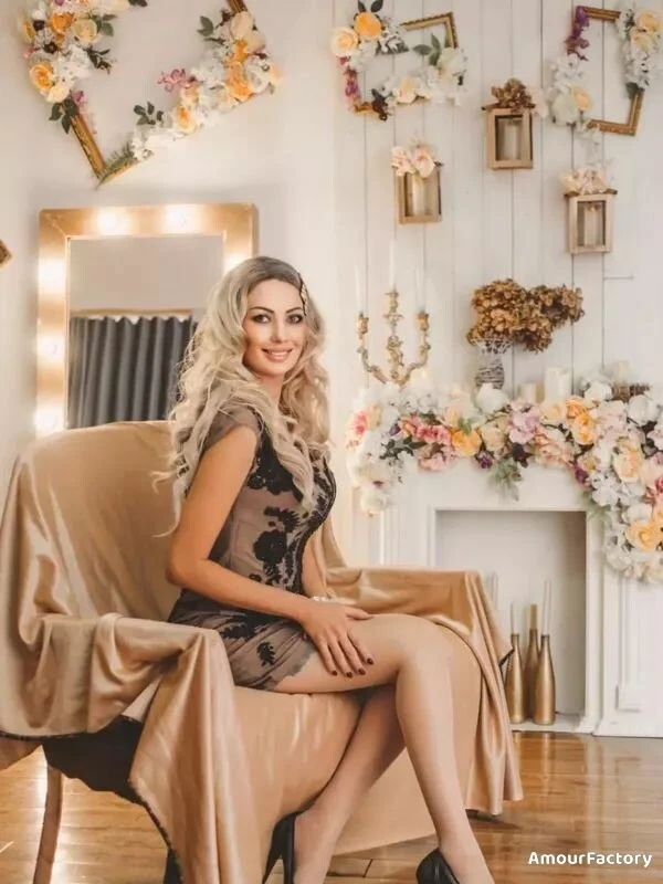 Alisa Profile image 2