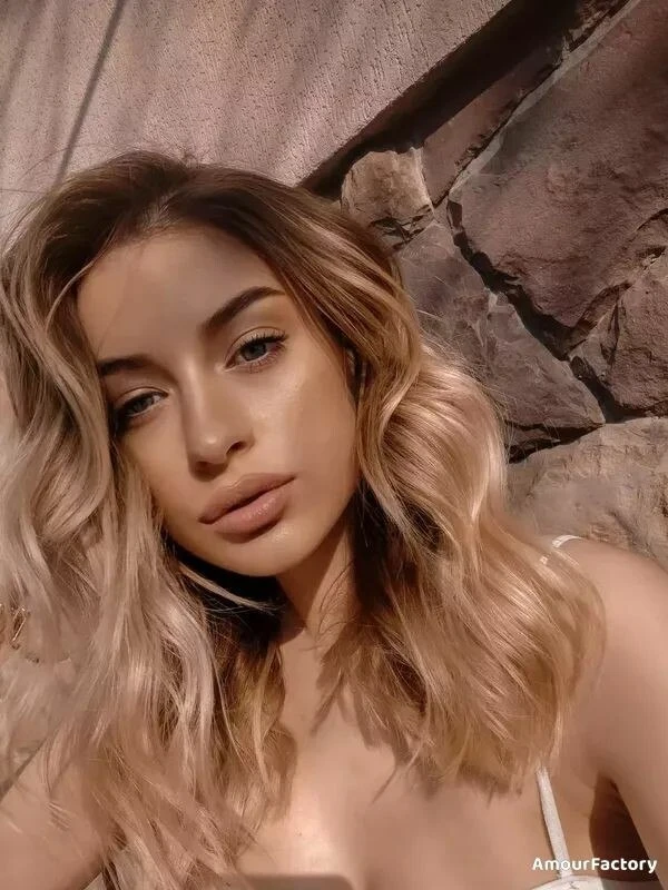 Valeria Profile image 1