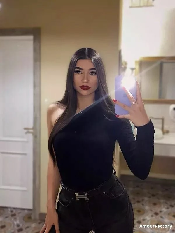 Alexandra Profile image 4