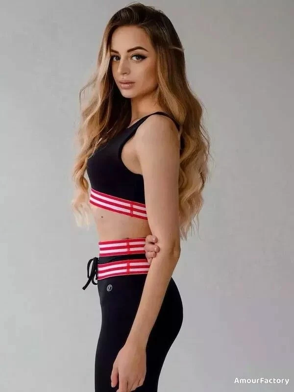 Elina Profile image 2