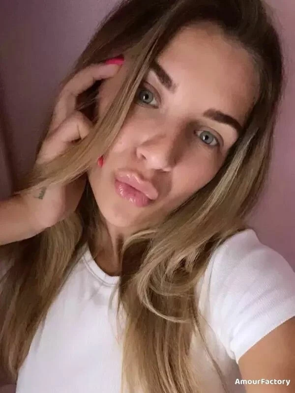 Veronika Profile image 2