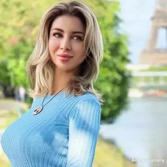 Yana Profile image 2