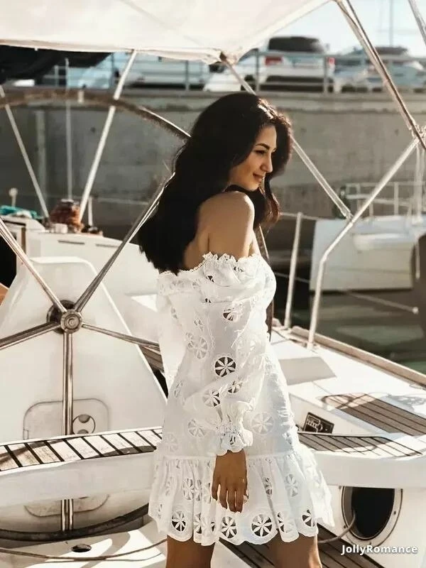 Elvira Profile image 3