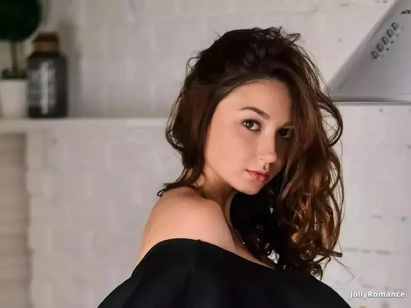 Elvira Profile image 2