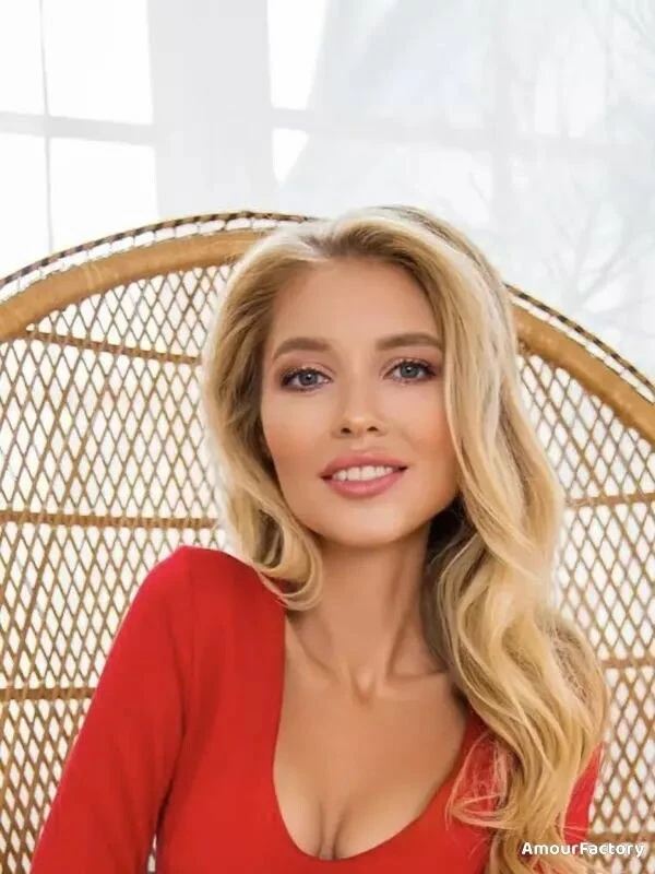 Juliya Profile image 3