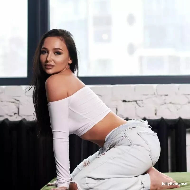 Elizabeth Profile image 2