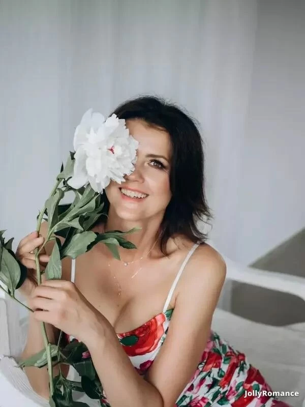 Dariia Profile image 3