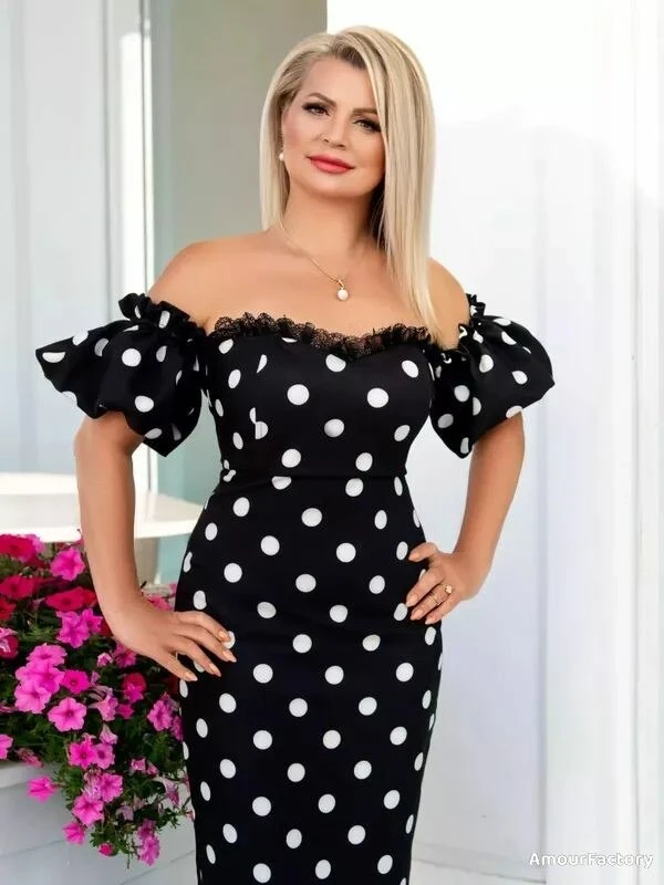 Karolina Profile image 4