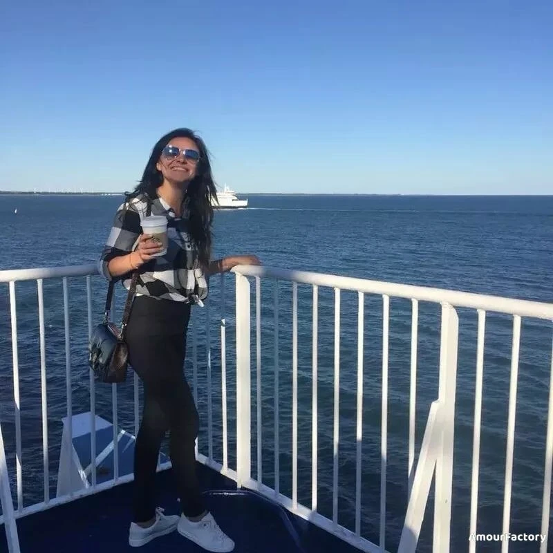 Julia Profile image 2