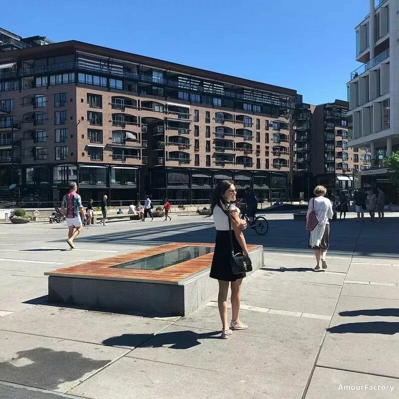 Julia Profile image 1