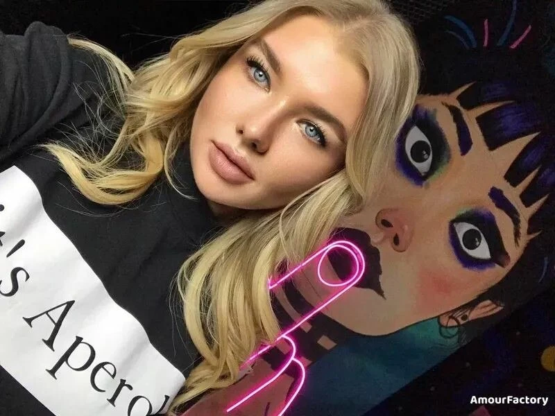 Elena Profile image 2