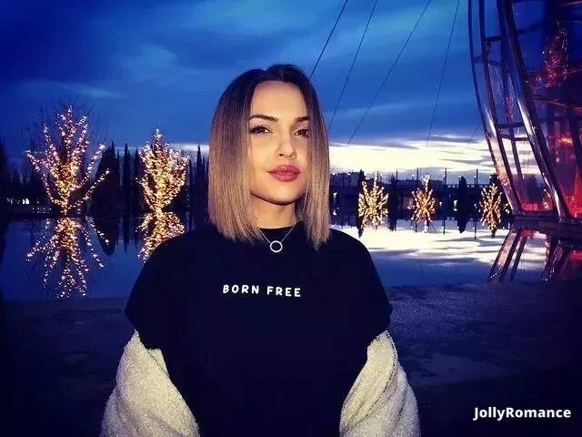 Elena Profile image 4