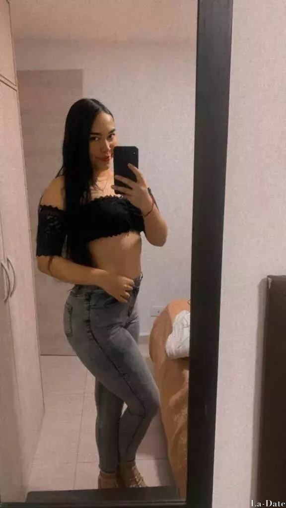 Nicole Profile image 3