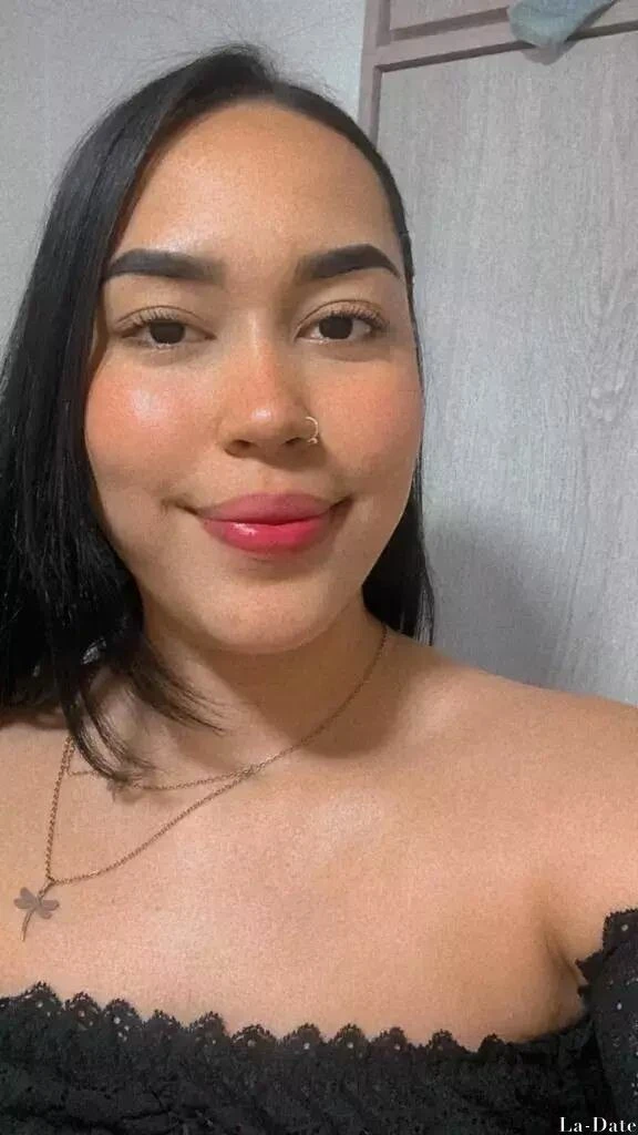 Nicole Profile image 4