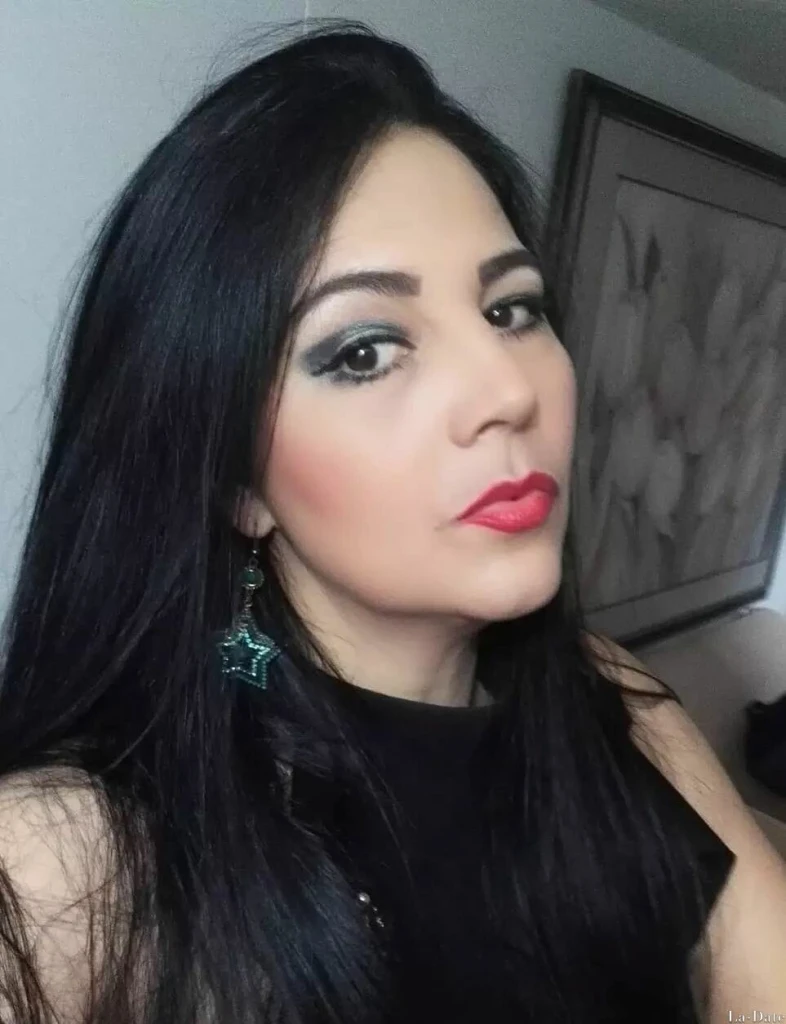 Jennifer Carolina Profile image 2