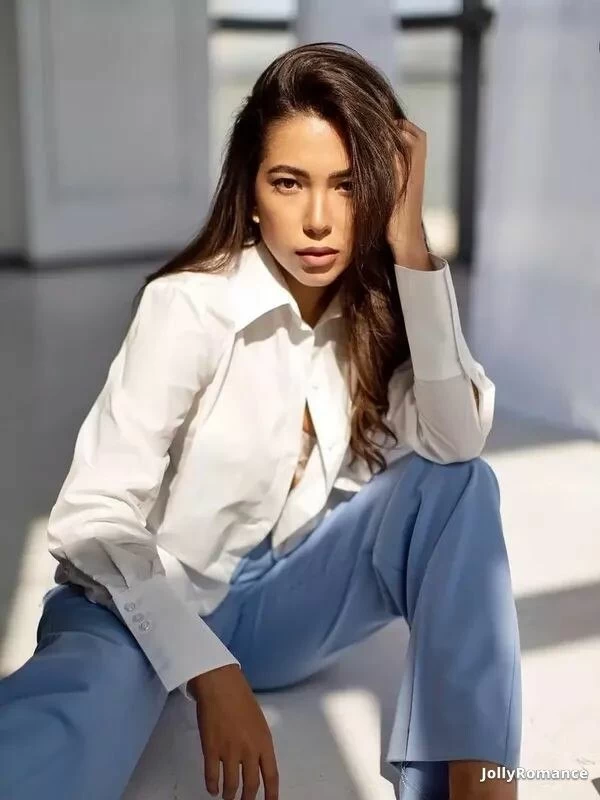 Anna Profile image 1