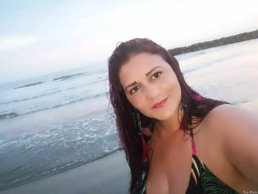 Valentina Profile image 2