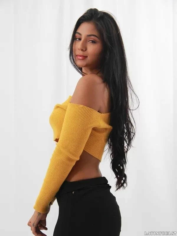 Alejandra Profile image 2