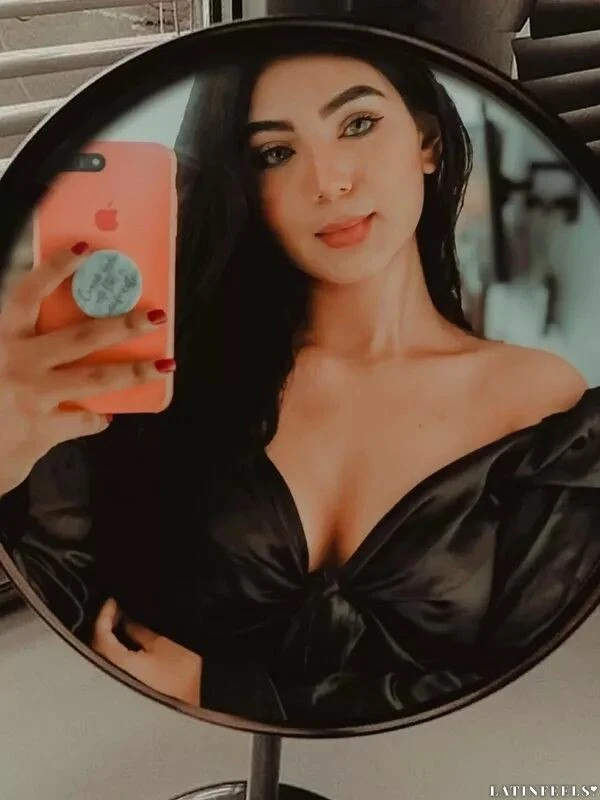 Alejandra Profile image 1