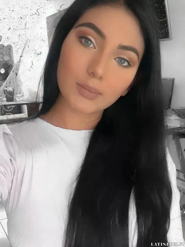 Alejandra Profile image 3