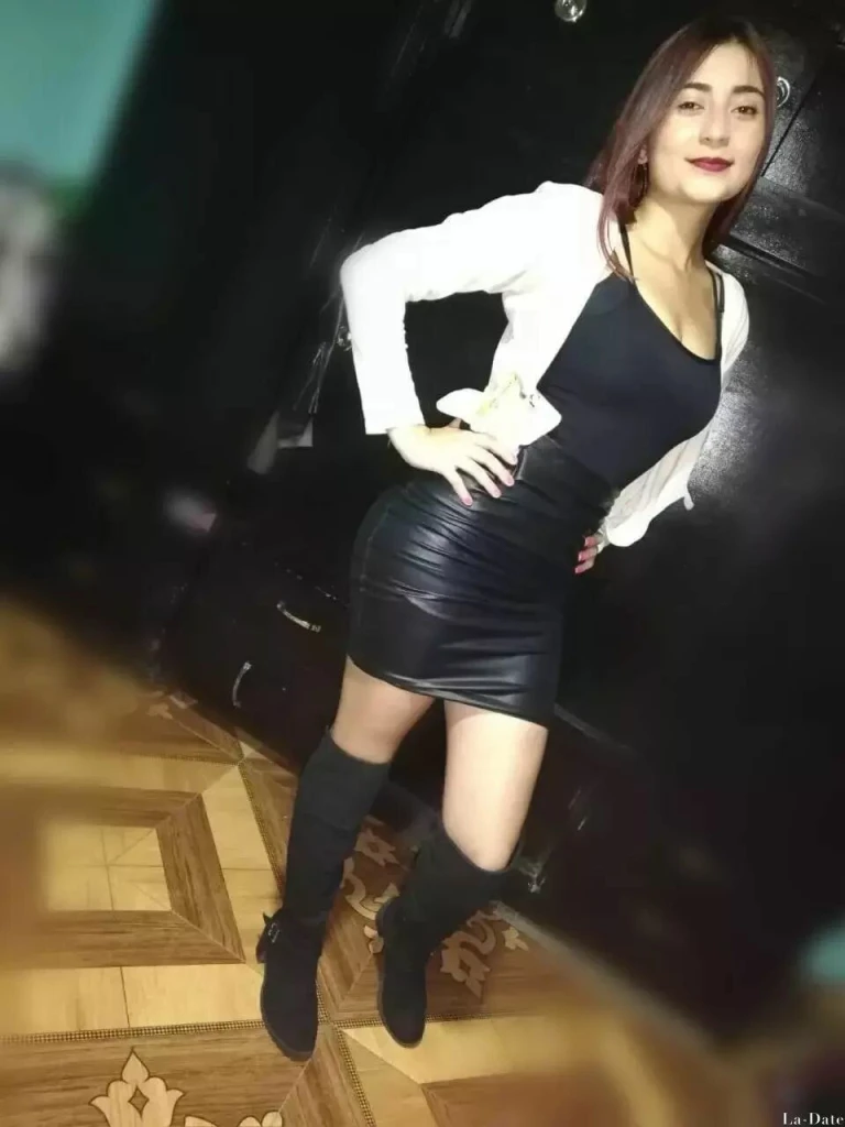 Nazeli Profile image 4