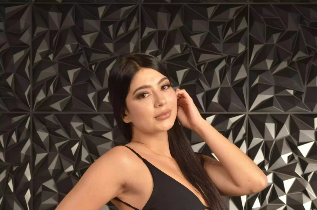 Valentina Profile image 3