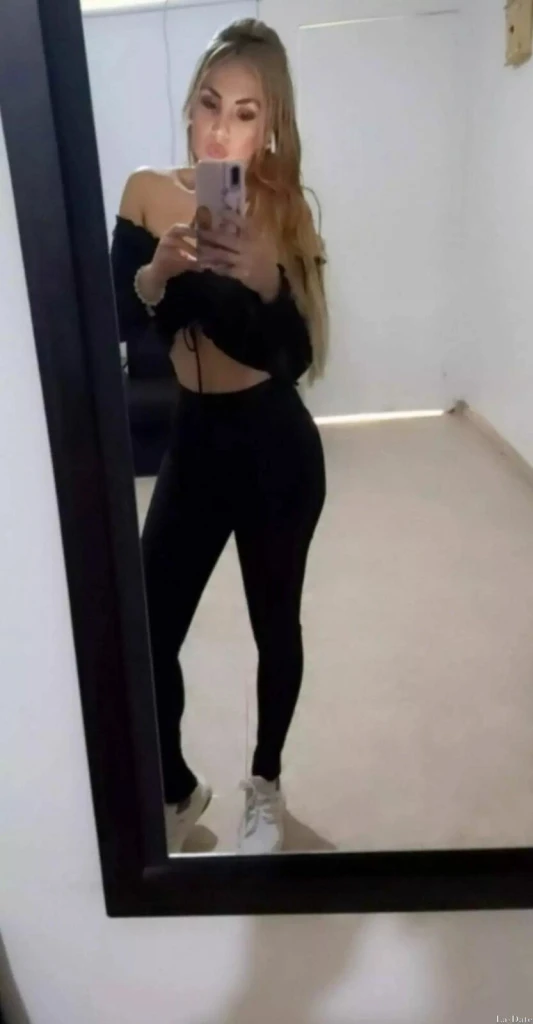 Andrea Profile image 3