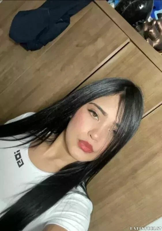 Gloria Profile image 3