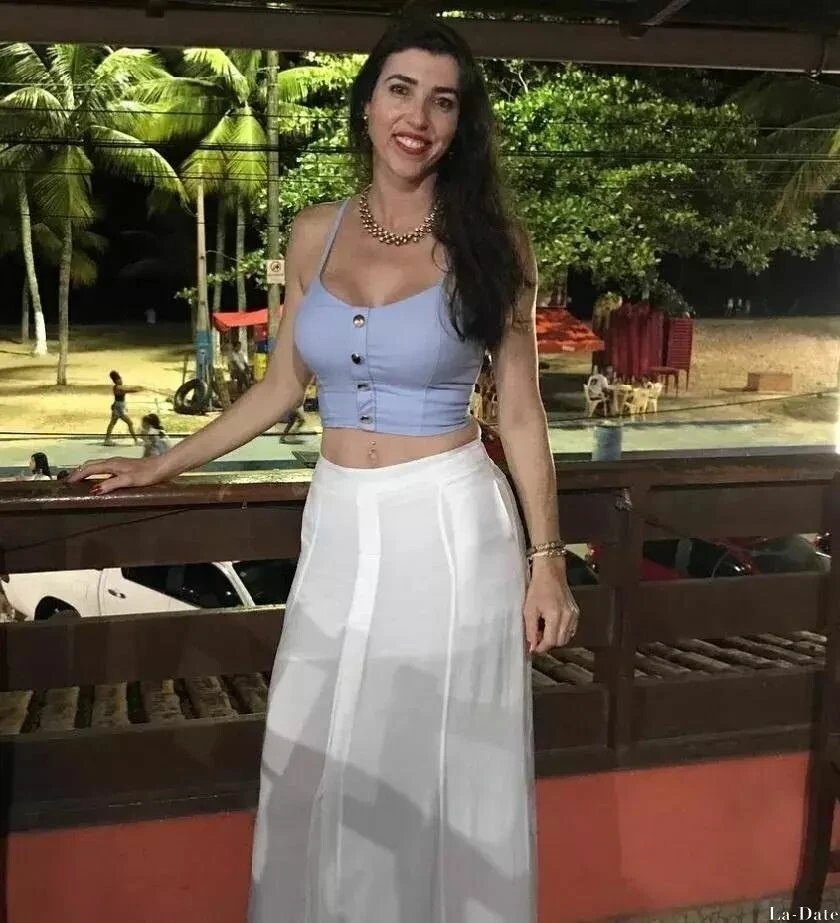 Gloria Profile image 2