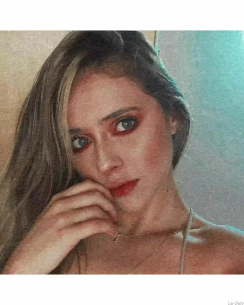 Paula Profile image 1