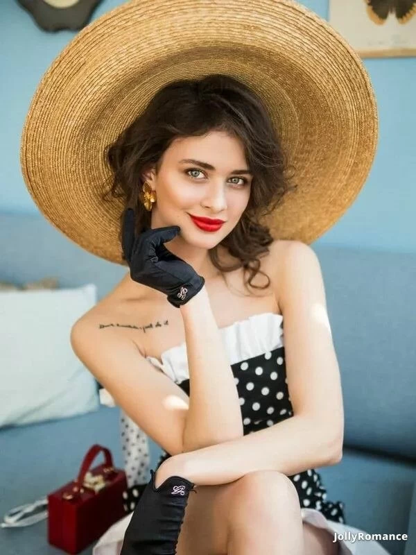 Alena Profile image 5