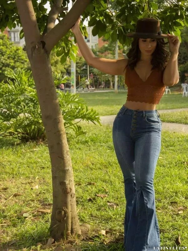 Fernanda Profile image 3