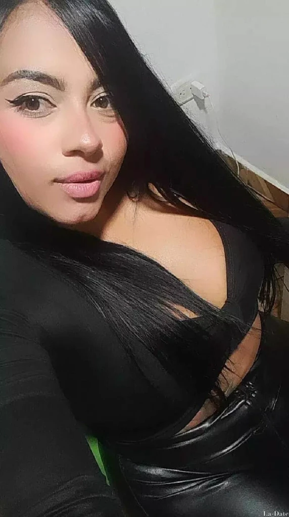 Carmen Profile image 2